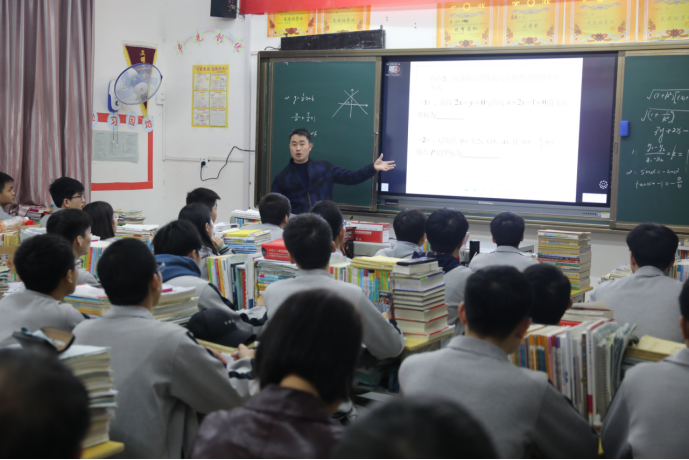  “论剑”中职 共谋发展