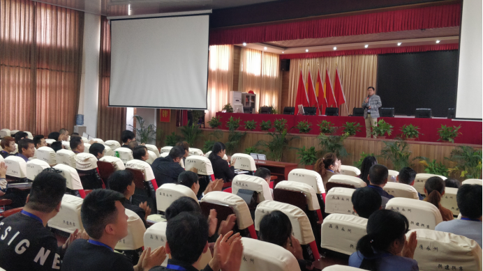 培训中心：坚守岗位庆“五一”