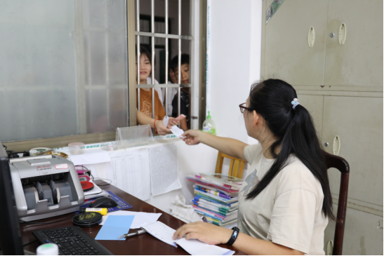 我校2019级新生来校报到