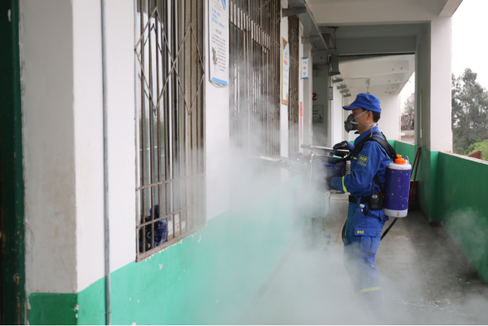 最美蓝色 守护校园健康防线