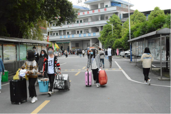 春暖花开，学校全面复课！