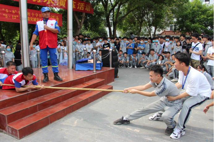 预防溺水，安全教育进校园
