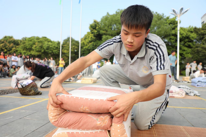 有“被”而来，叠出精彩